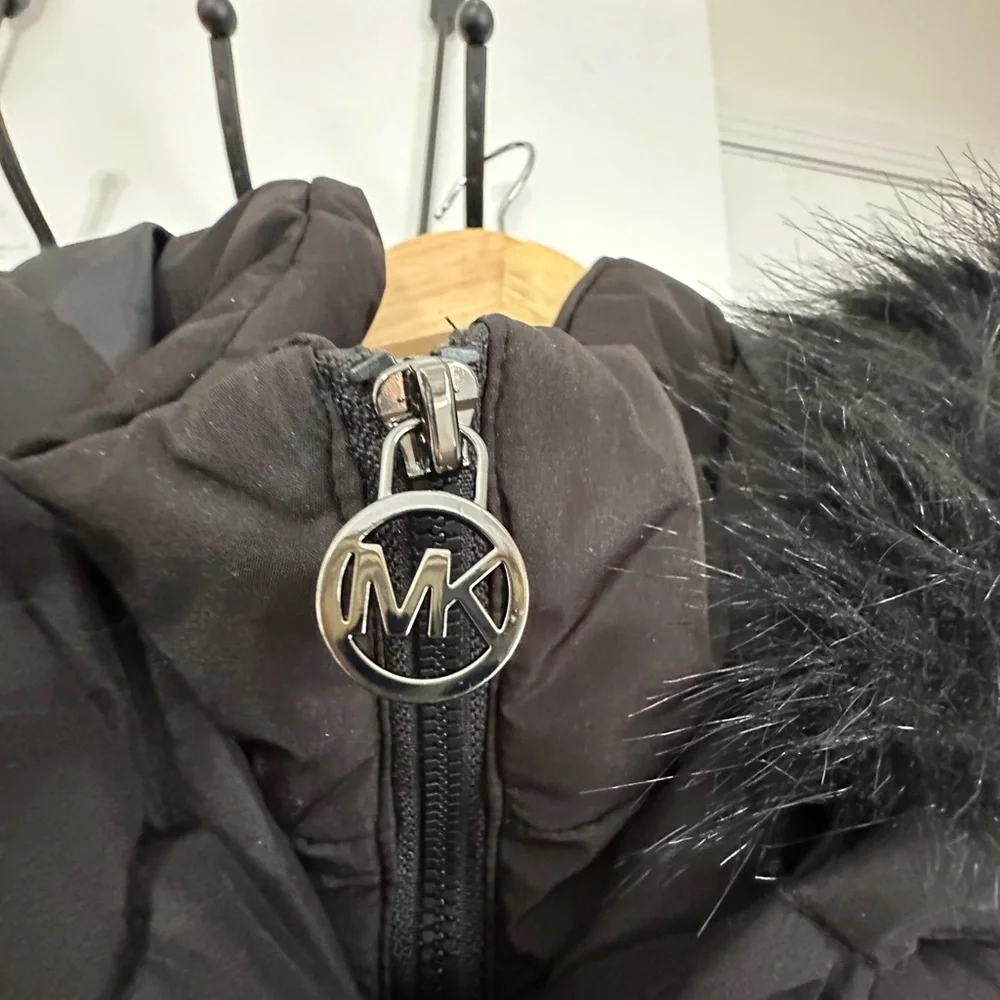 Michael Kors Dark Puffer Coat with Logo. Brand New Never Worn. - Picture 6 of 10